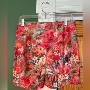 Athleta Salutation Stash 5” Floral Shorts